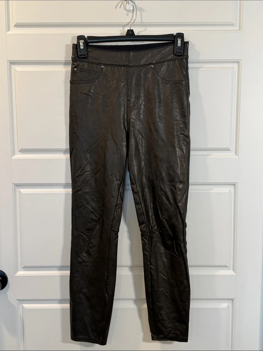 Spanx Leather-Like Ankle Skinny Pants in Noir XS - Picture 3 of 5